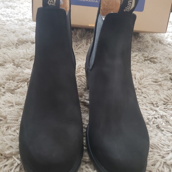 Blundstone Shoes - BLUNDSTONE 1960 Women's Heeled NUBUCK boot SIZE 7.5 (but best for size 7)